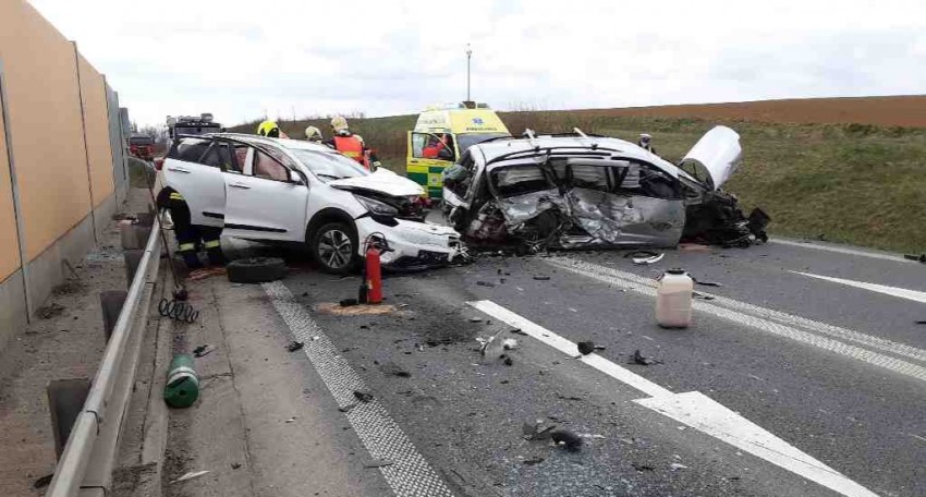 Dopravní nehoda u obce Zvole