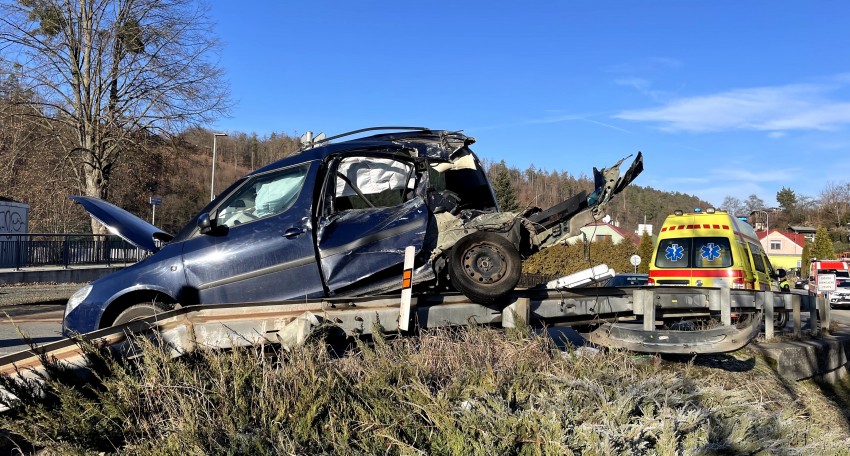 Zvýrazněný článek: Srážka osobního automobilu s vlakem v obci Hlubočky